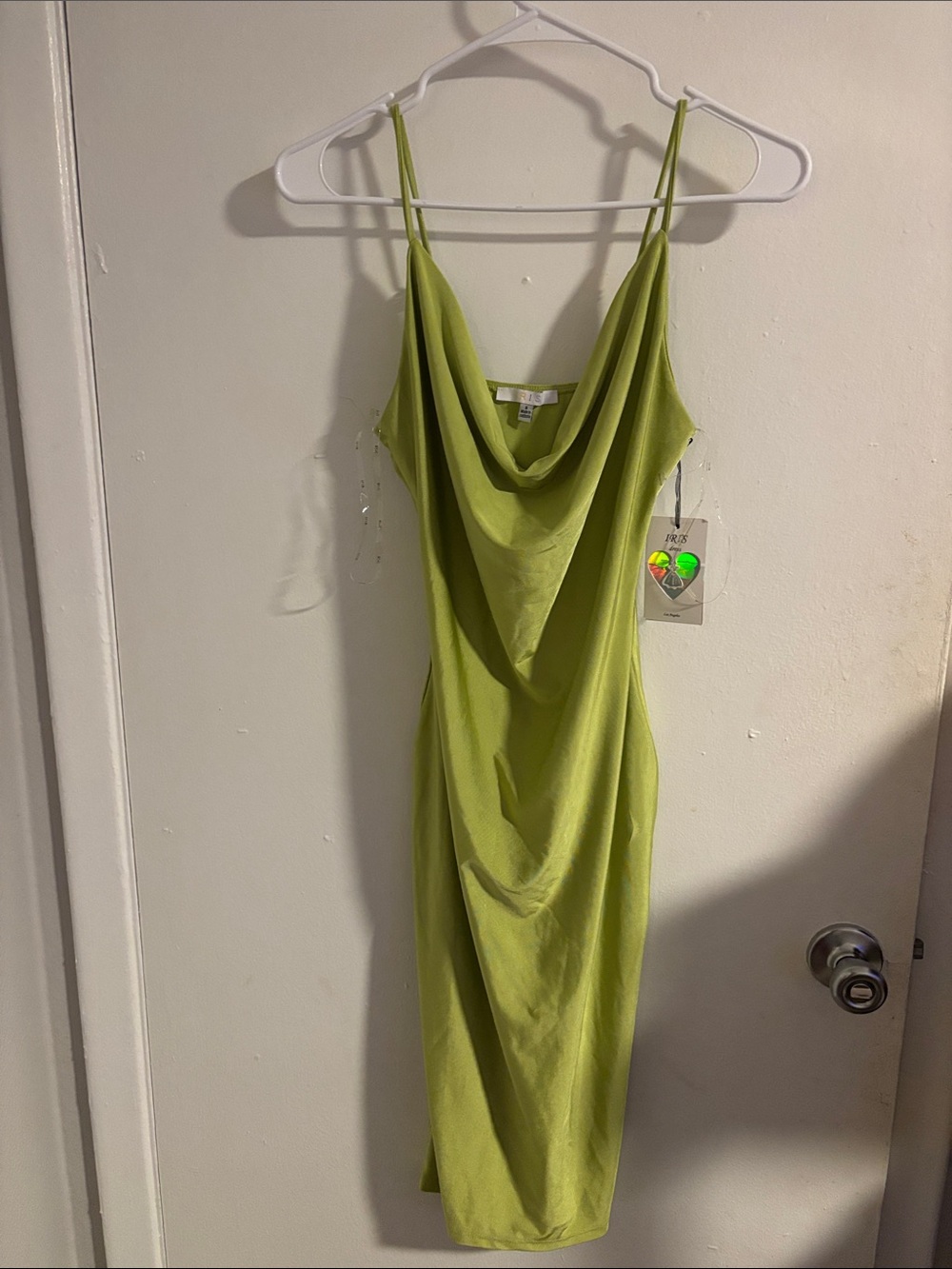NWT Iris Lime Green Satin Cowl Neck Midi Dress Size Small
(1138)